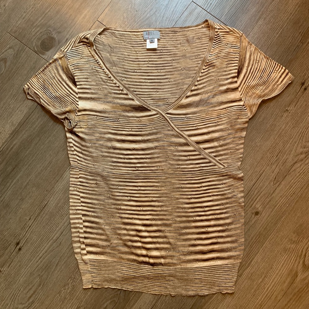 Y2K Women's Tan V-Neck Top